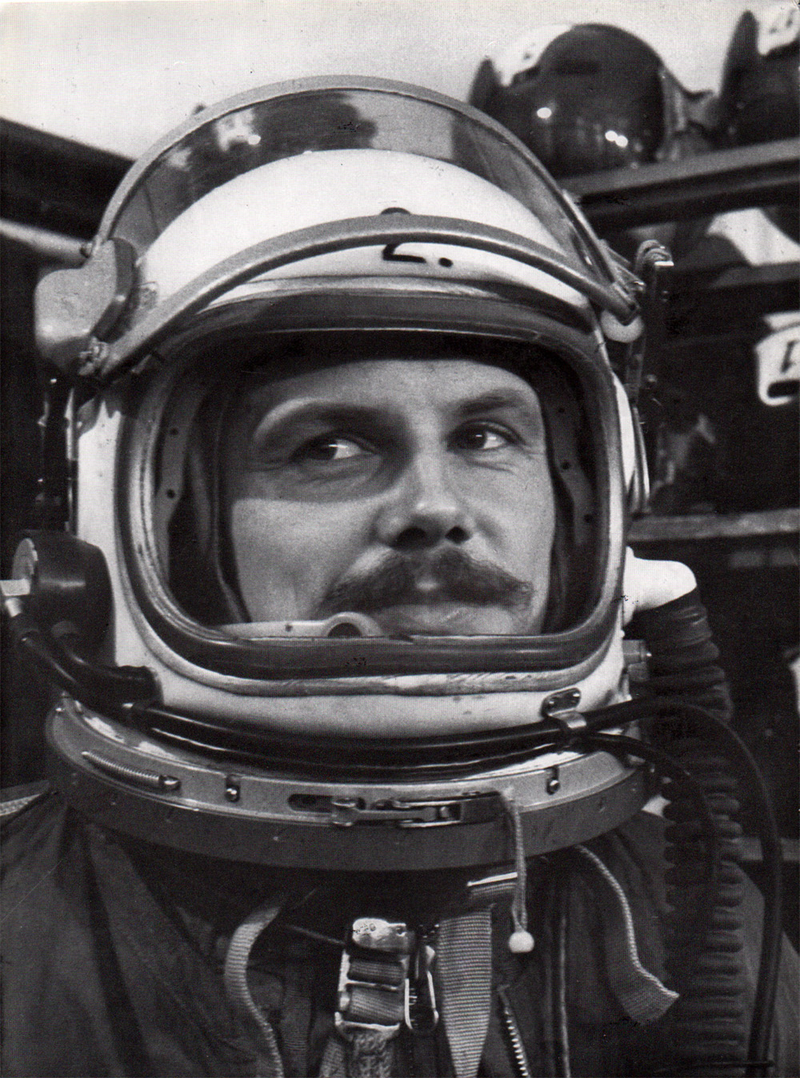 Illustration for article titled Rare Photos Of The Soviet Space Program From Gagarin To Intercosmos